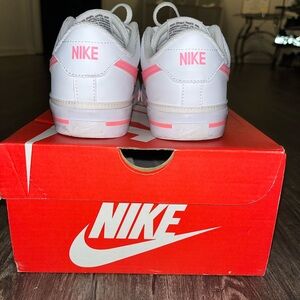 Nike Court Legacy shoe worn three times , size 6y